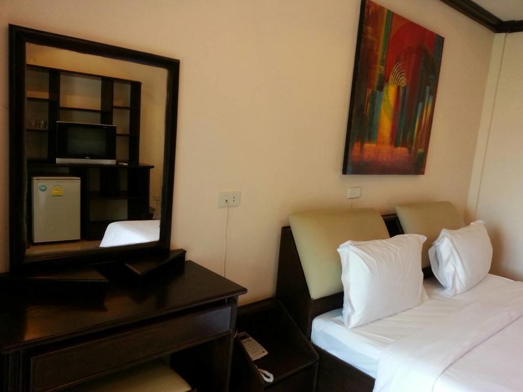 Safe House Hostel Patong Ruang foto